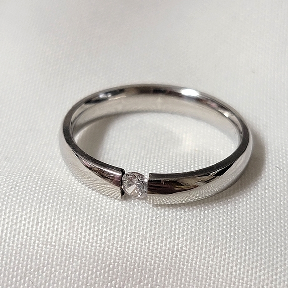 Jewelry - Diamond Tension Ring Silver Tone - Simulated Stone